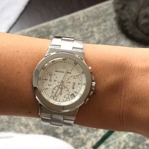 MICHAEL KORS Watch (Mint Condition)